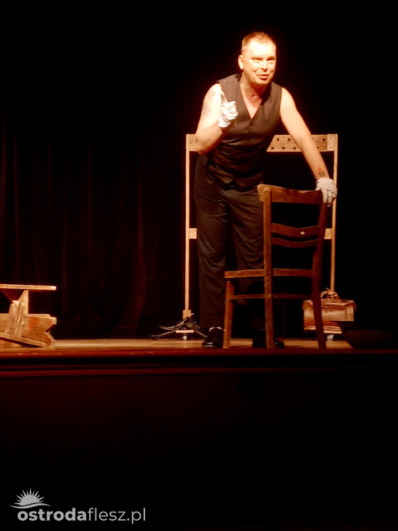 Setny pokaz sztuki Szatnia Teatru Przebudzeni
