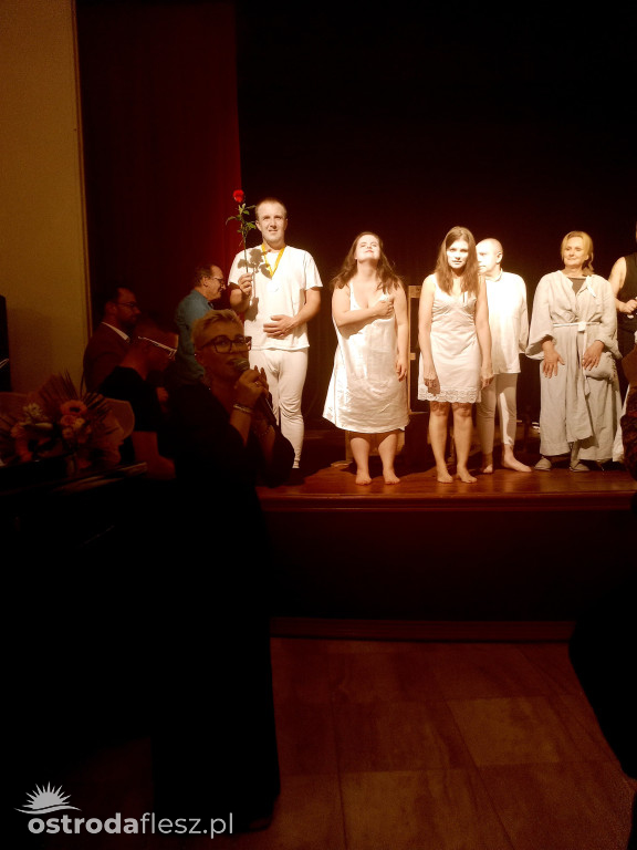 Setny pokaz sztuki Szatnia Teatru Przebudzeni