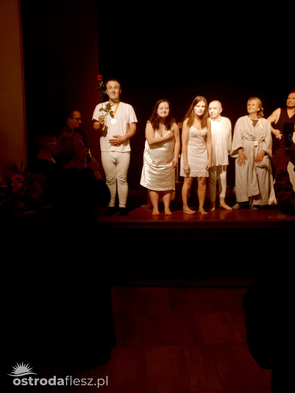 Setny pokaz sztuki Szatnia Teatru Przebudzeni