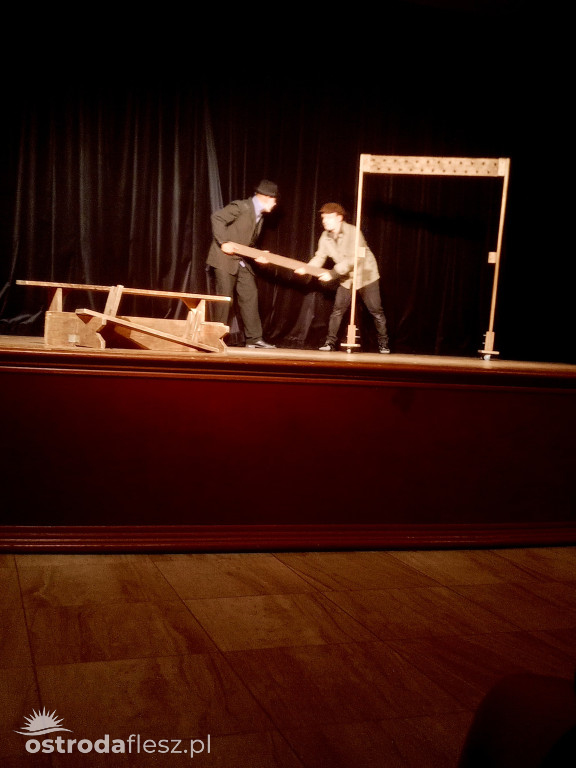 Setny pokaz sztuki Szatnia Teatru Przebudzeni