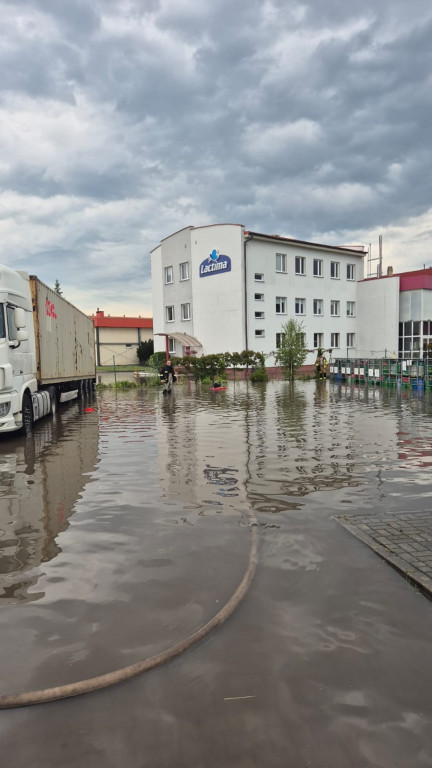 Podtopienia, zalania w Morągu po ulewach i burzach