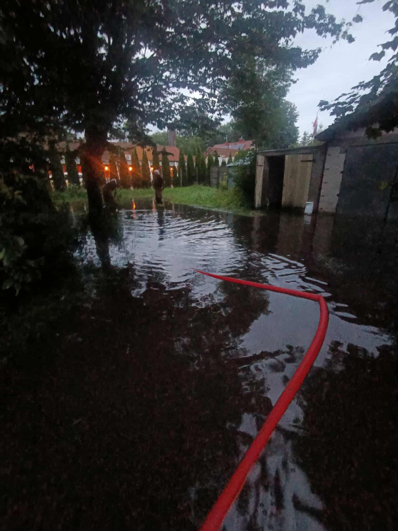 Podtopienia, zalania w Morągu po ulewach i burzach