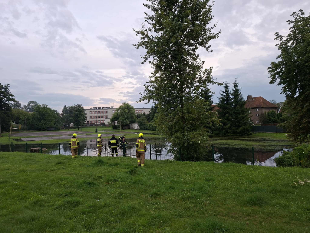 Podtopienia, zalania w Morągu po ulewach i burzach