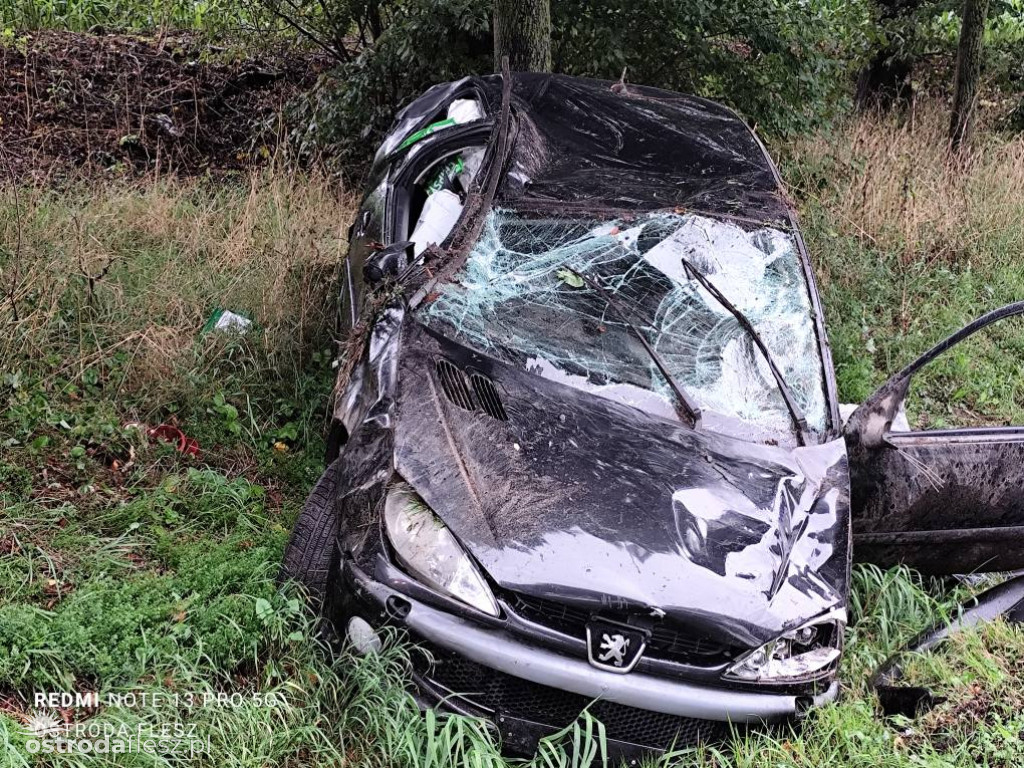 Peugeot dachował między Szyldakiem a Rychnowem!