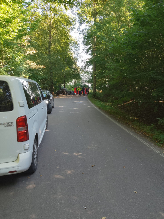 Samochód uderzył w drzewo - zginął 27-latek
