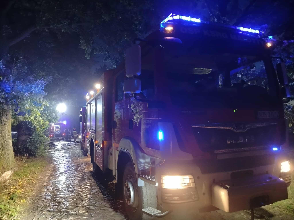 Nocne pożary balotów w gminie Małdyty