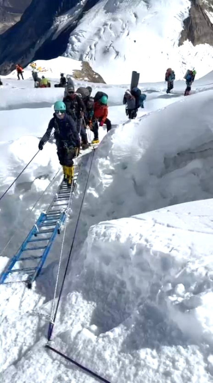 Nauczycielka ekonomika zdobyła Manaslu w Himalajach