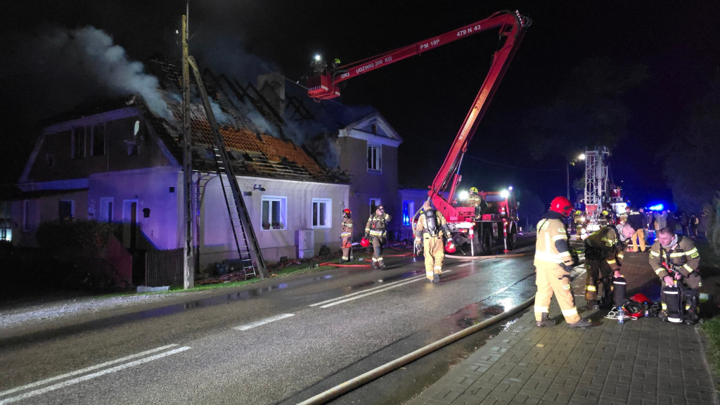 Tragiczny pożar domu w regionie! Nie żyją 2 osoby