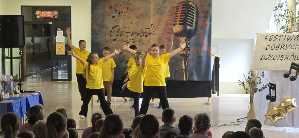 Festiwal Dobrych Dźwięków w Szkole Podstawowej w Durągu