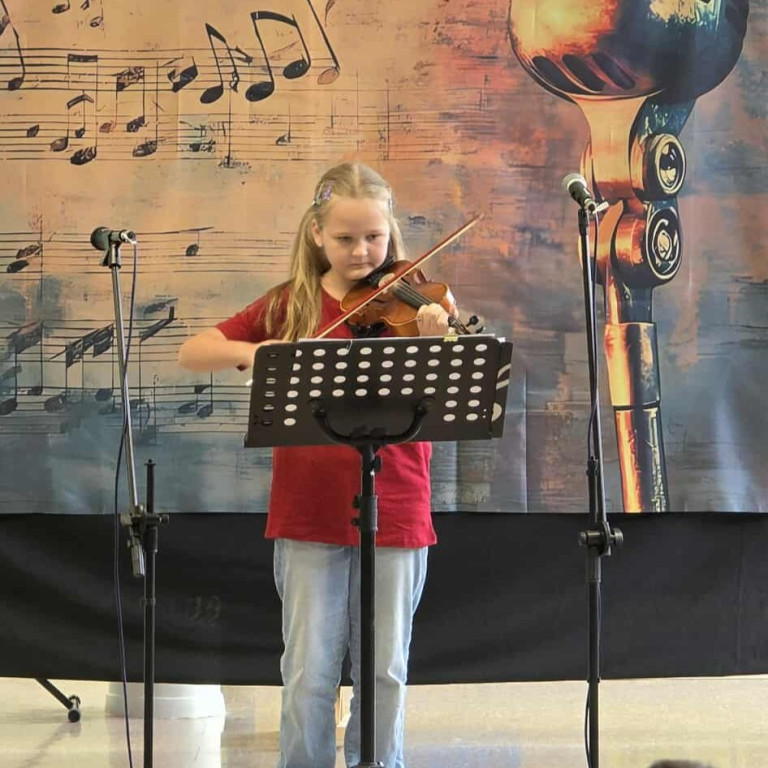 Festiwal Dobrych Dźwięków w Szkole Podstawowej w Durągu