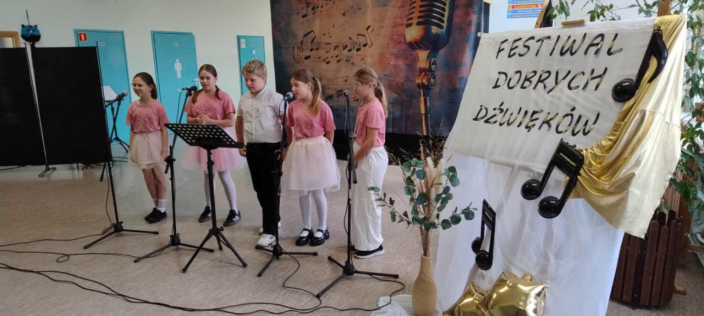 Festiwal Dobrych Dźwięków w Szkole Podstawowej w Durągu