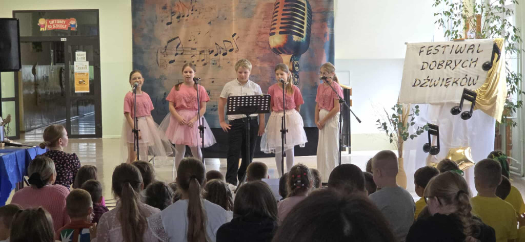 Festiwal Dobrych Dźwięków w Szkole Podstawowej w Durągu