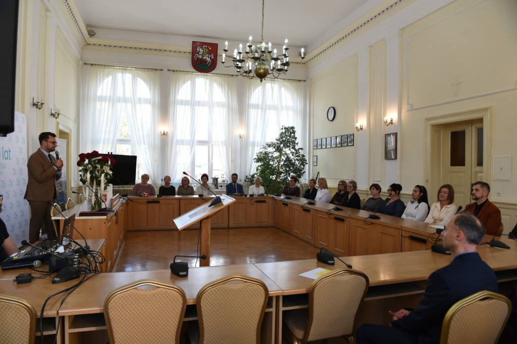 16 nauczycielek nagrodzonych przez Burmistrza Ostródy