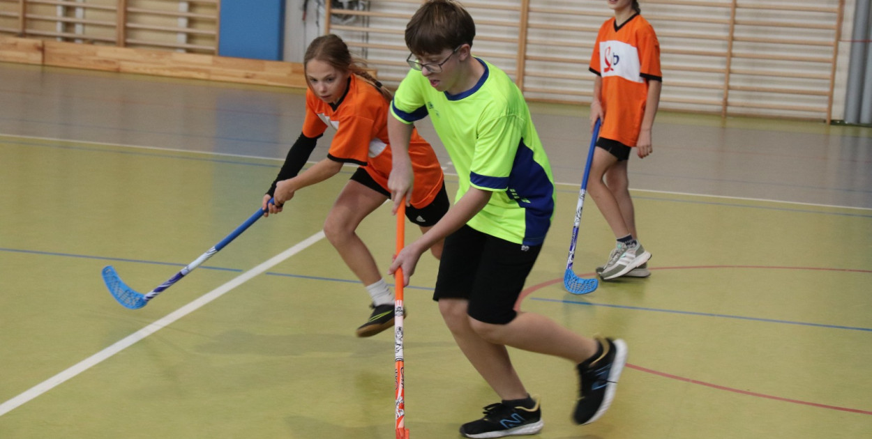 Uczniowie z Pietrzwałdu najlepiej grają w unihokeja