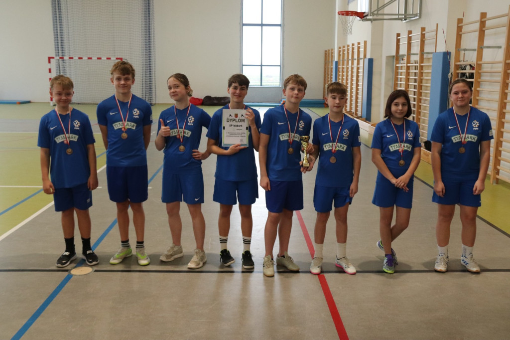 Uczniowie z Pietrzwałdu najlepiej grają w unihokeja