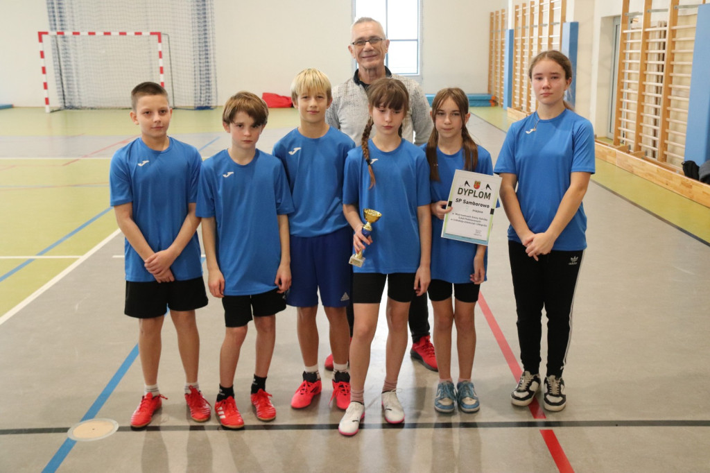 Uczniowie z Pietrzwałdu najlepiej grają w unihokeja