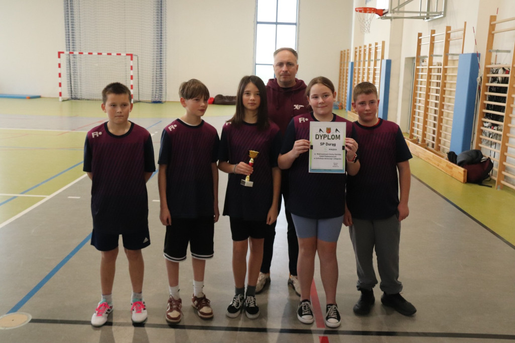 Uczniowie z Pietrzwałdu najlepiej grają w unihokeja