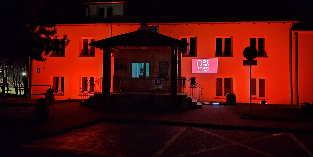 Czerwone budynki MOPS Ostróda