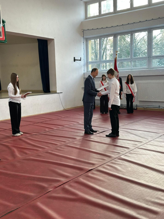 Pierwszoklasiści z ekonomika uroczyście ślubowali