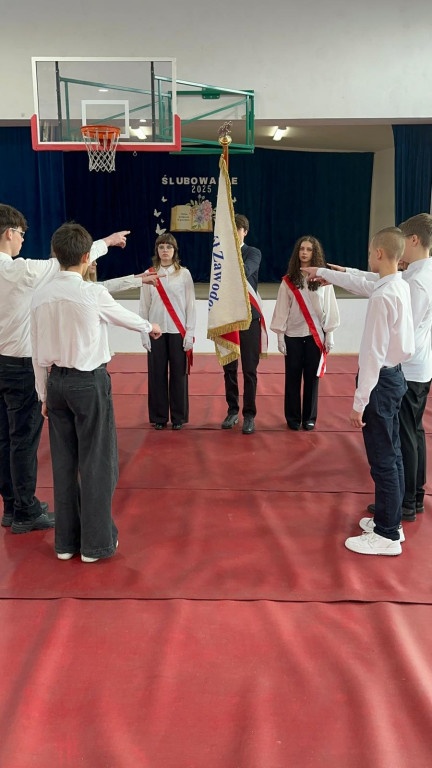 Pierwszoklasiści z ekonomika uroczyście ślubowali