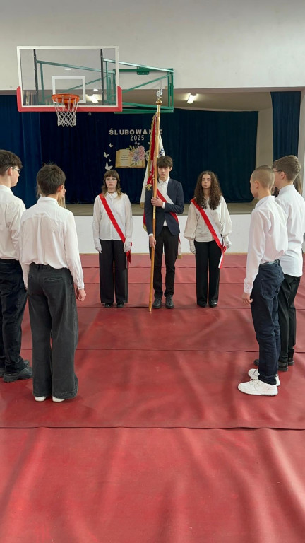 Pierwszoklasiści z ekonomika uroczyście ślubowali