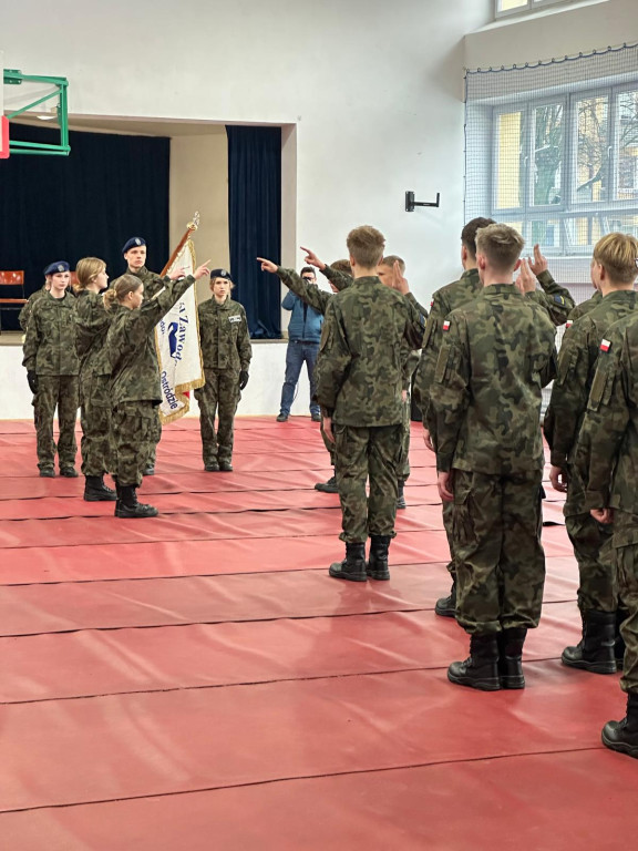 Pierwszoklasiści z ekonomika uroczyście ślubowali