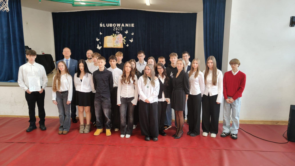 Pierwszoklasiści z ekonomika uroczyście ślubowali