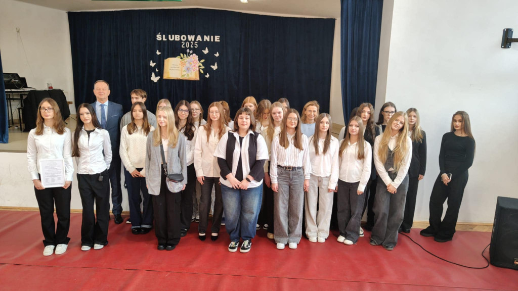 Pierwszoklasiści z ekonomika uroczyście ślubowali