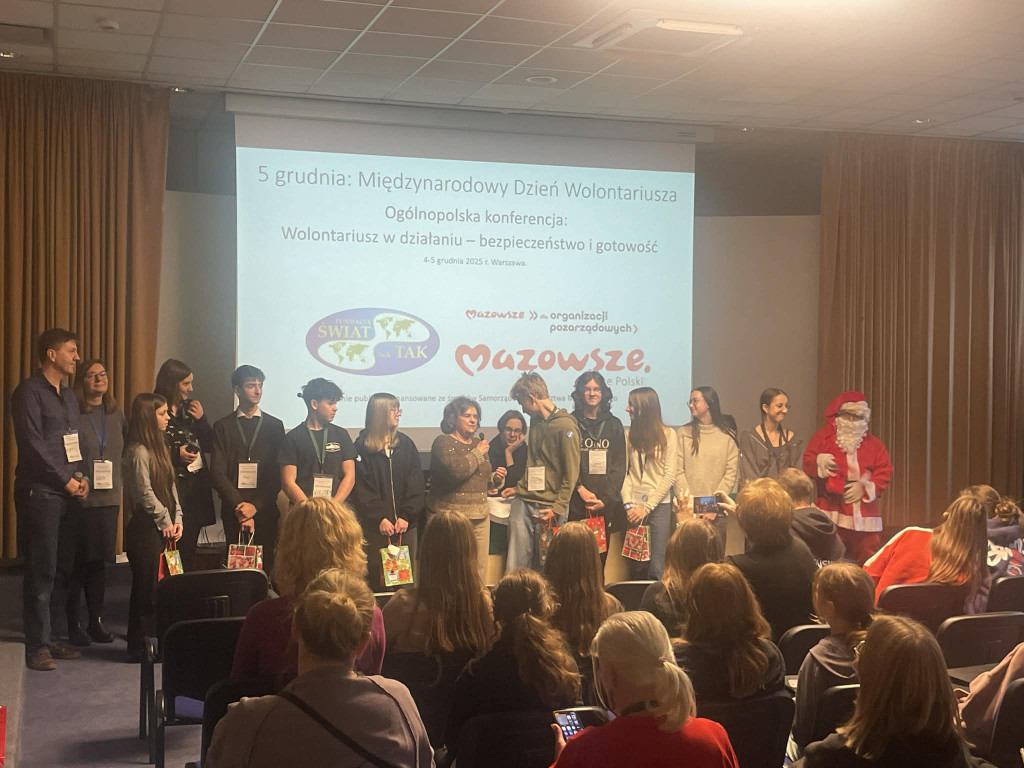 Gm. Ostróda:Uczennice z SP w Durągu na konferencji