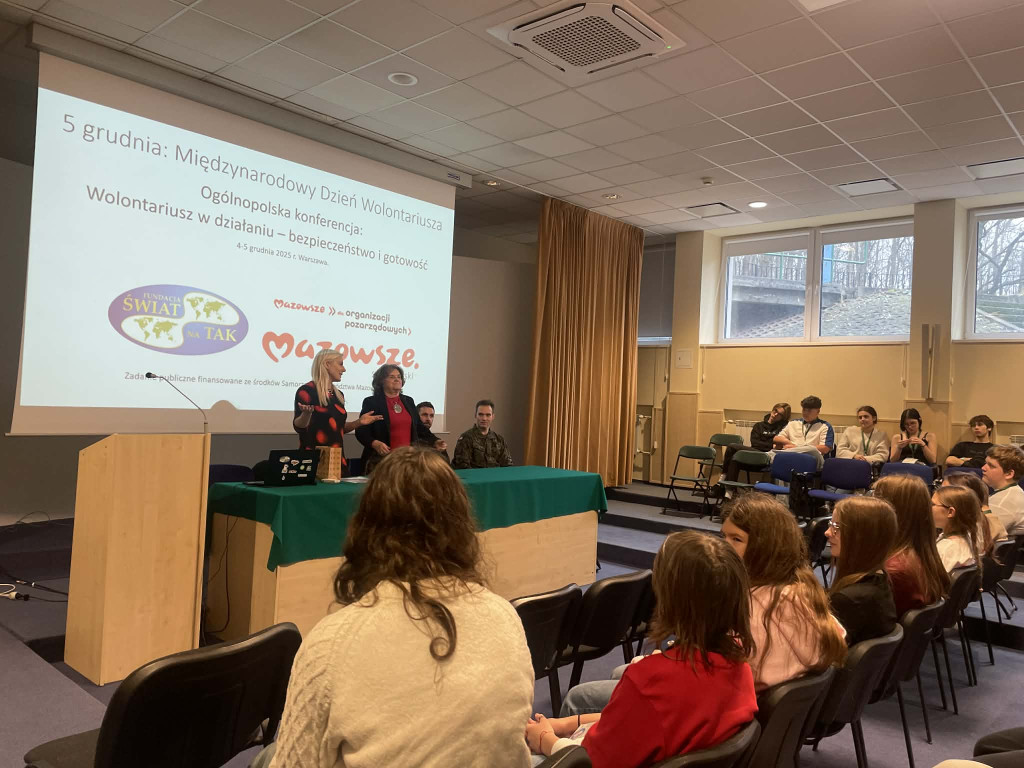 Gm. Ostróda:Uczennice z SP w Durągu na konferencji