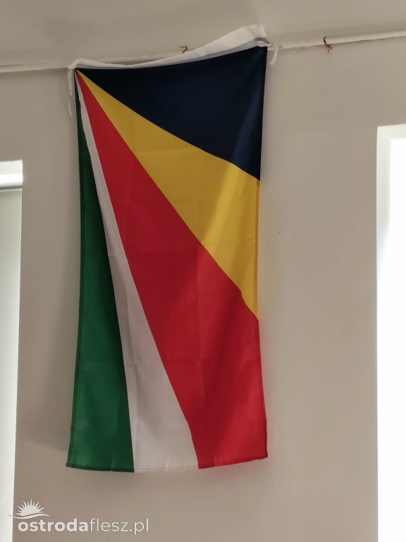 Konkurs z wiedzy o flagach świata w ekonomiku