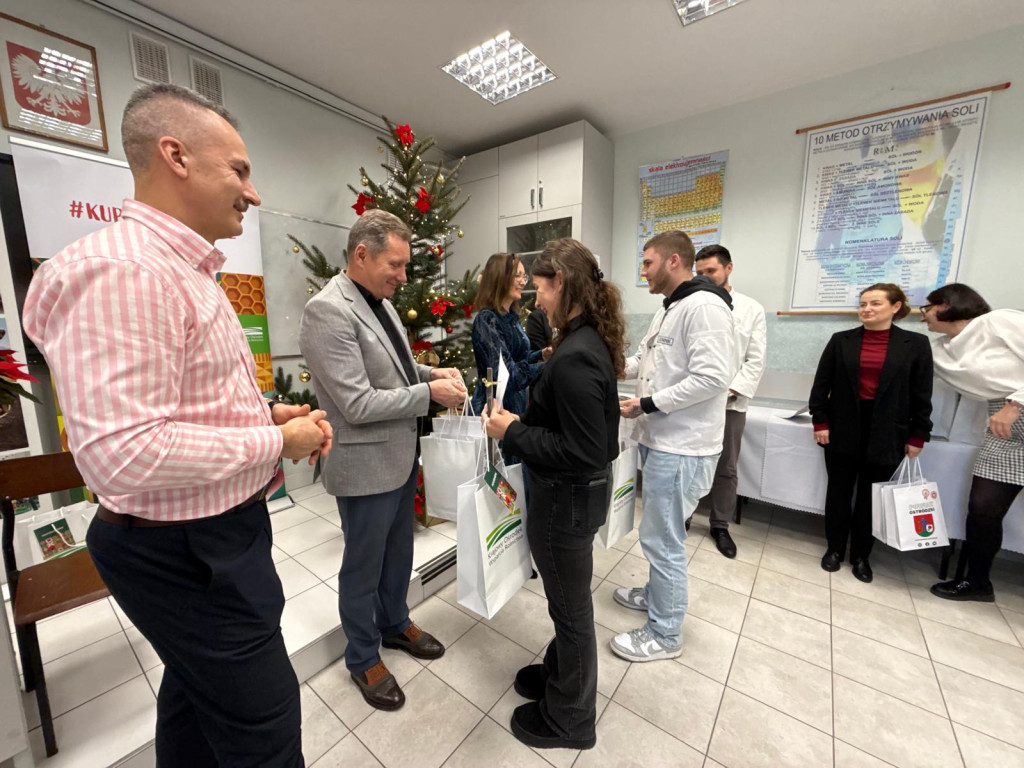 Konkurs na Najpiękniejszy Stół Bożonarodzeniowy