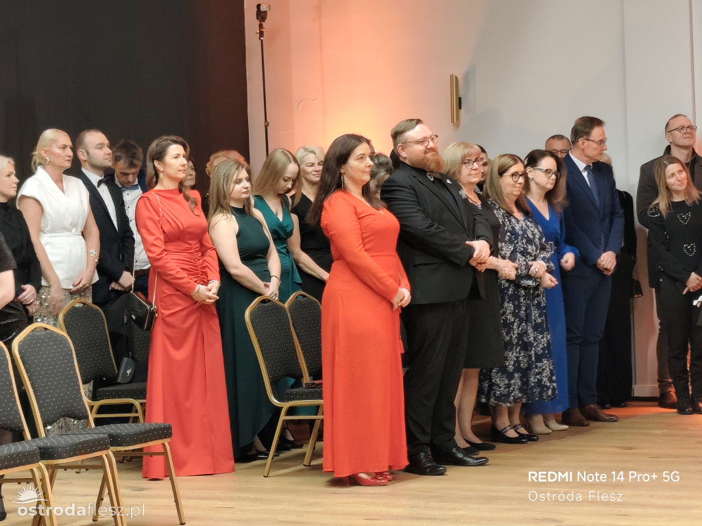 Polonezy uczniów LO. im. Bażyńskiego w Ostródzie