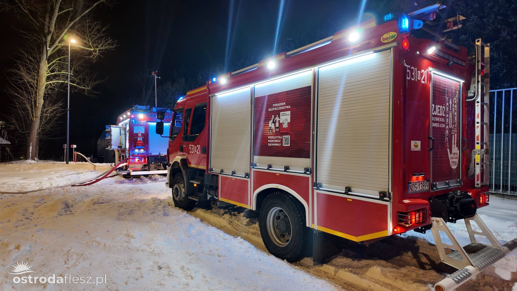 Pożar budynku przy plaży miejskiej w Ostródzie