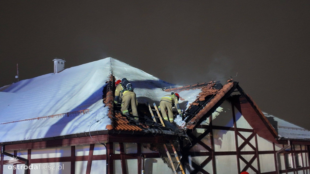 Pożar budynku przy plaży miejskiej w Ostródzie
