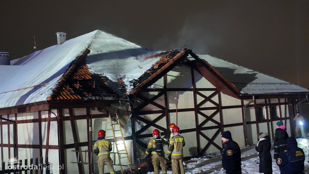 Pożar budynku przy plaży miejskiej w Ostródzie