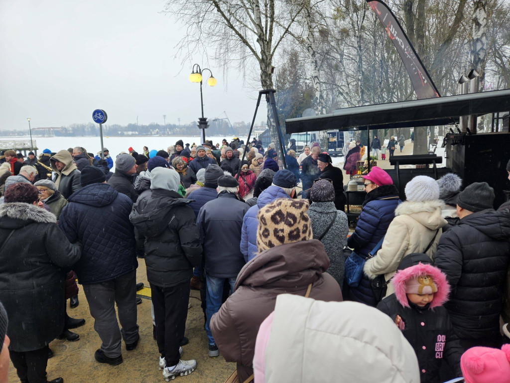 Ostróda: Zimolo na molo rozgrzało Ostródzian