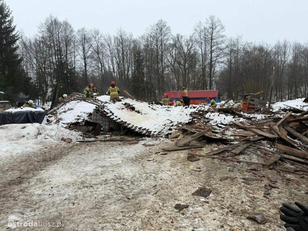 Leśmiady: Zawaliła się stodoła z bydłem w środku