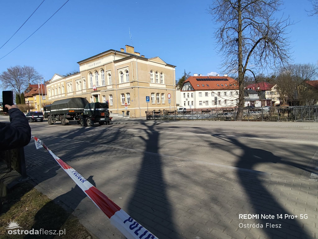 Niewybuch w Drwęcy tuż przy Urzędzie Miejskim