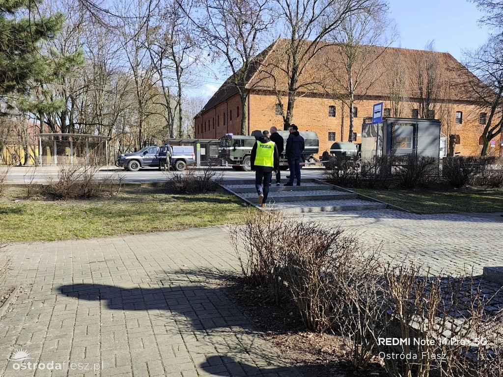 Niewybuch w Drwęcy tuż przy Urzędzie Miejskim