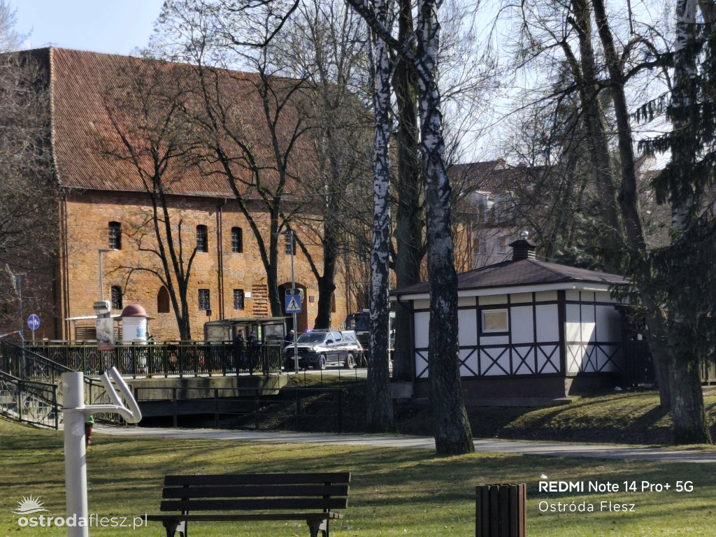 Niewybuch w Drwęcy tuż przy Urzędzie Miejskim