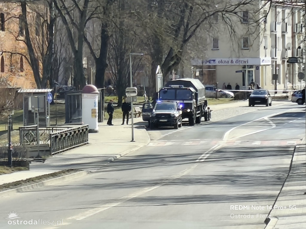 Niewybuch w Drwęcy tuż przy Urzędzie Miejskim