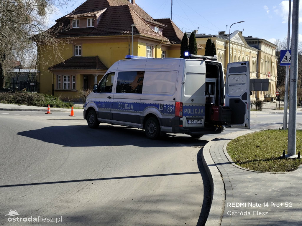 Niewybuch w Drwęcy tuż przy Urzędzie Miejskim