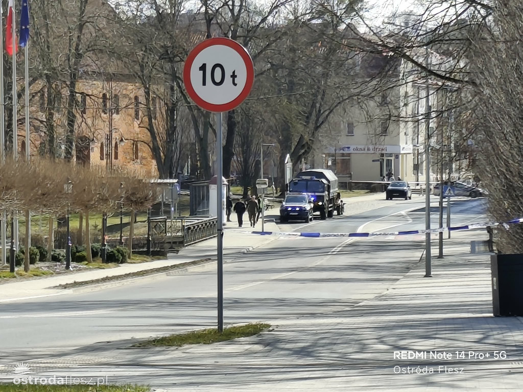 Niewybuch w Drwęcy tuż przy Urzędzie Miejskim