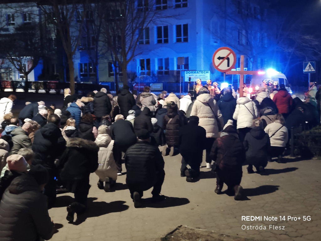 Ostróda: Tłumy wiernych na Drodze Krzyżowej