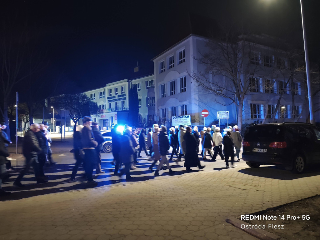 Ostróda: Tłumy wiernych na Drodze Krzyżowej