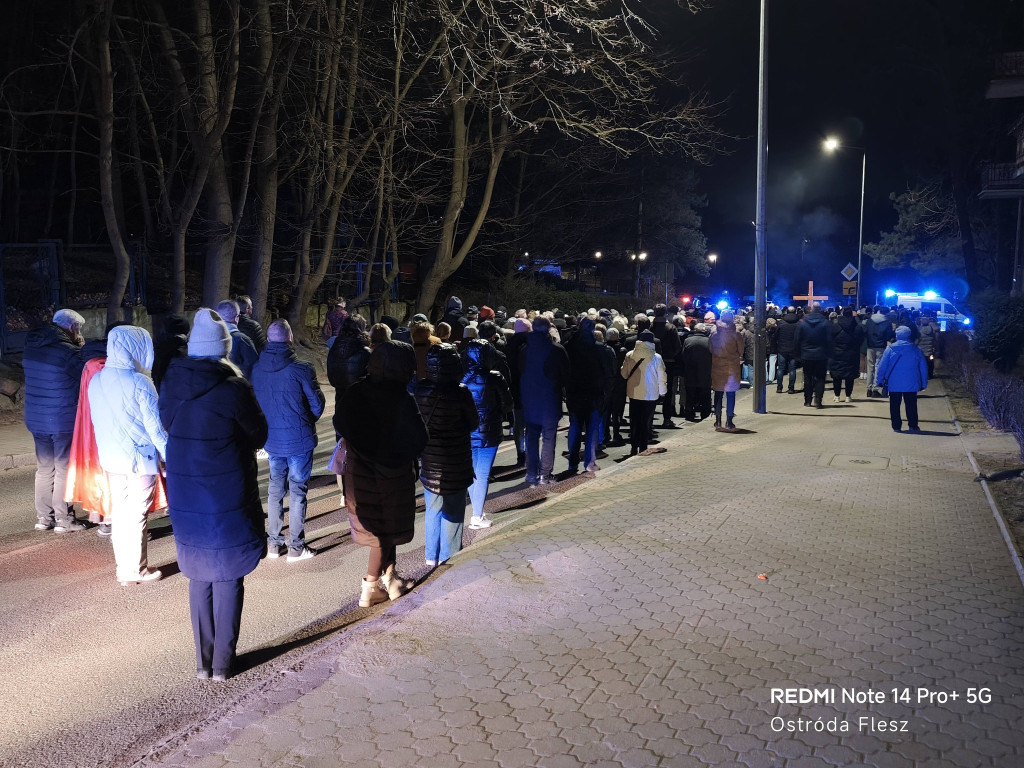 Ostróda: Tłumy wiernych na Drodze Krzyżowej