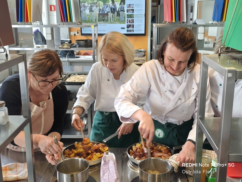 Bałkańskie smaki w szkolnej kuchni w Rolniku