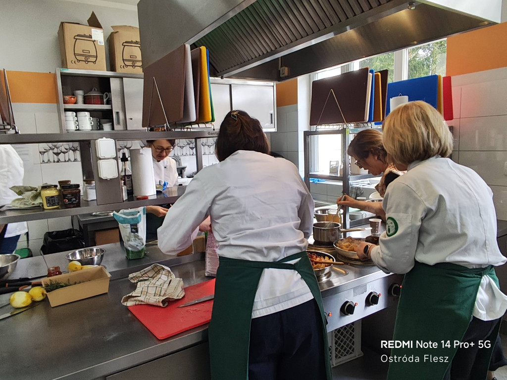 Bałkańskie smaki w szkolnej kuchni w Rolniku