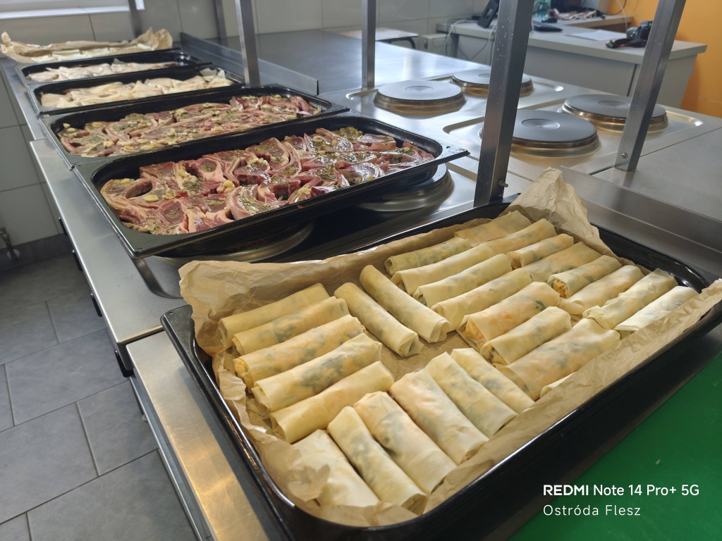 Bałkańskie smaki w szkolnej kuchni w Rolniku